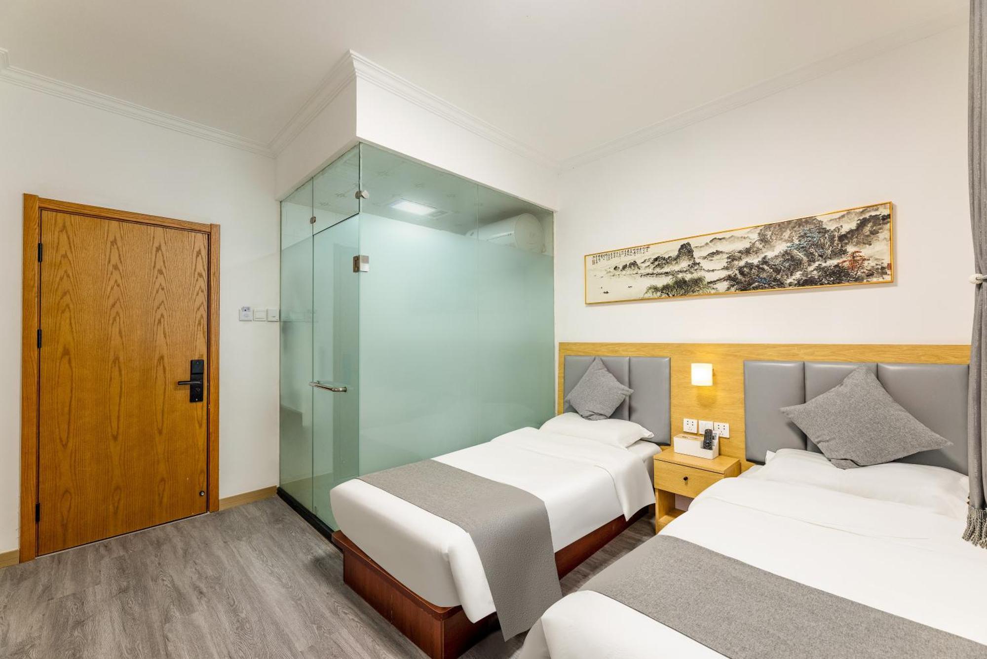 Happy Dragon Hotel - Close To Forbidden City&Wangfujing Street&Subway Nearby &Free Coffee & Free Laundry&English Speaking With Tour Services &Free Wifi Unlimited For Western Software بكين المظهر الخارجي الصورة